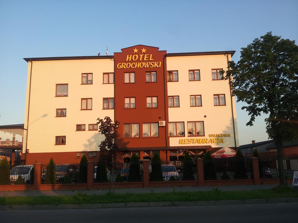 Hotel Grochowski อัวคอฟ ภายนอก รูปภาพ